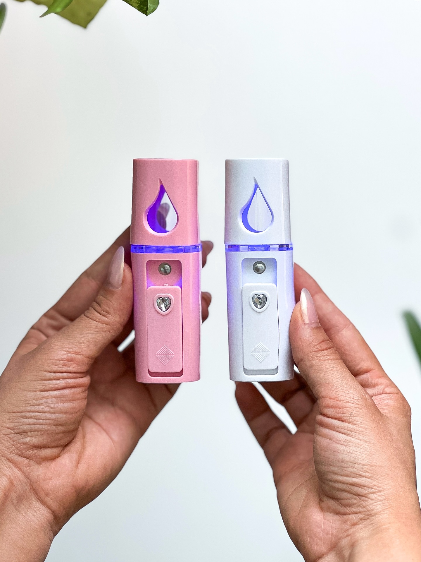 دستگاه بخور سرد دارای آینه و سیم شارژر کوچک و قابل حمل