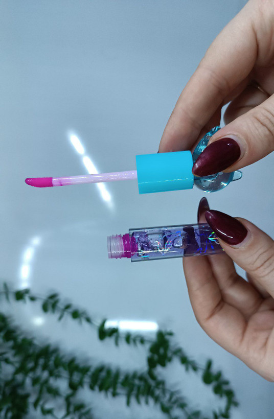 برق لب حرارتی AIYISHABEAUTY شاین دار مدل کوسه