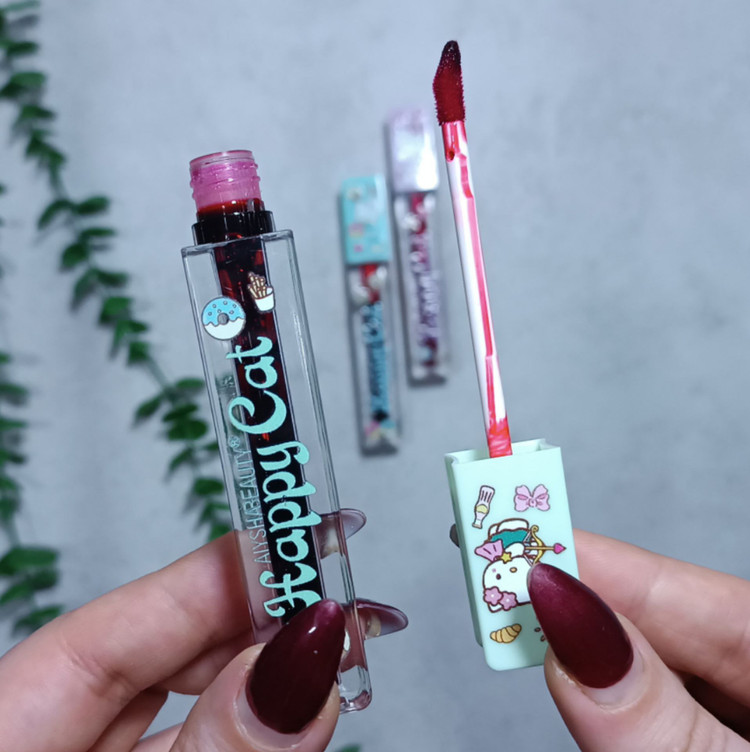 تینت لب مدل هلوکیتی برند AIYSHA BEAUTY