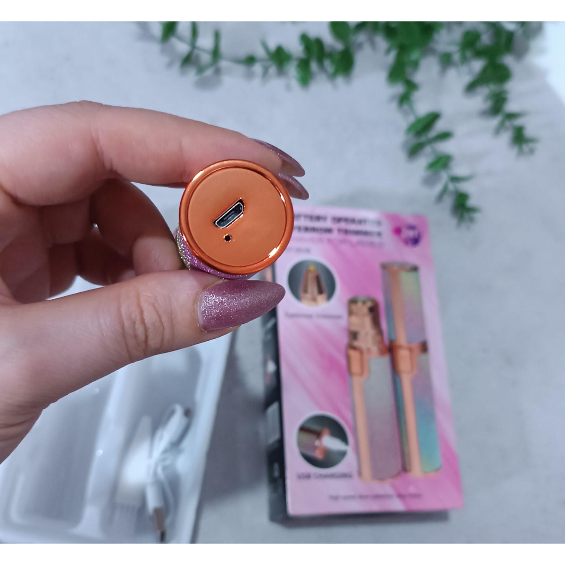 موزن اکلیلی ماتیکی دوکاره شارژی مخصوص صورت و بینی BATTERY OPERATED EYEBROW TRIMMER