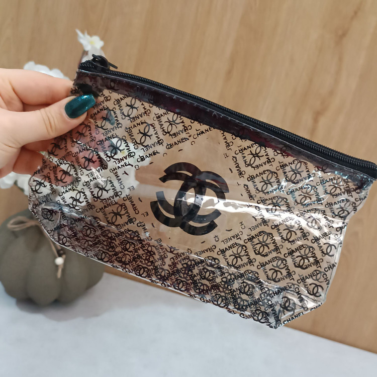 کیف لوازم آرایشی طلقی ضدآب طرح و رنگ جذاب برای نظم دادن به لوازم آرایش
