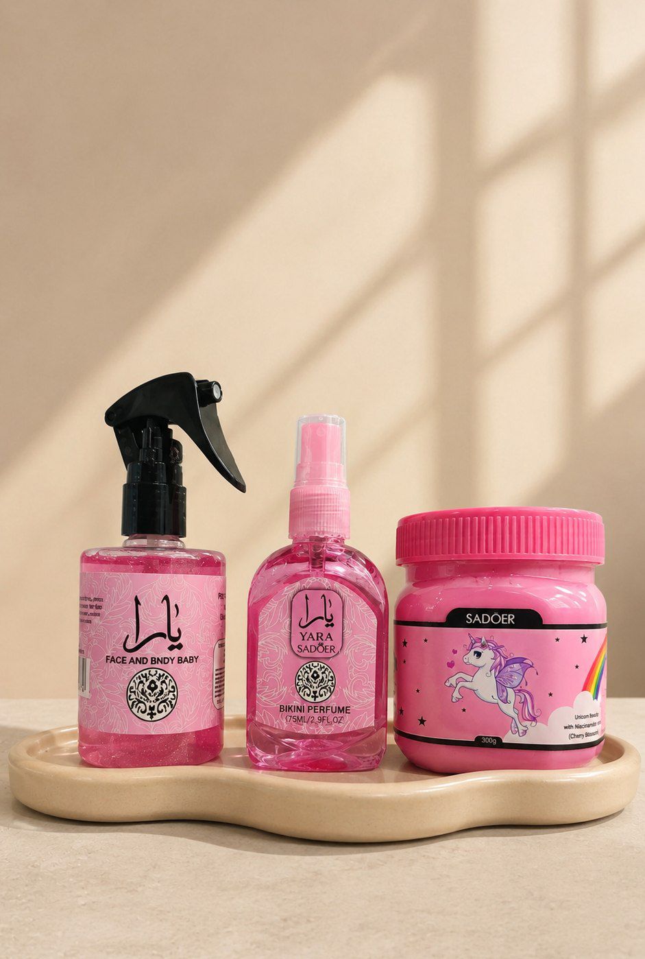 پک بهداشتی صورتی ۳ عددی شامل عطر مو و کره بدن و عطر بیکینی